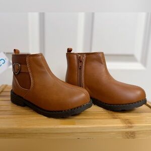 Carter’s Camel Brown Ankle Booties - Size 9 Kids | Heart Buckle